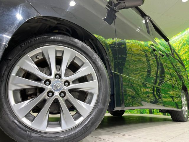 �y����18�C���`�A���~�z�C�[���z�O�ςɃ}�b�`���������A���~�z�C�[���𑕒����Ă���܂��B�e��ЊO�A���~�z�C�[����A�X�^�b�h���X�^�C�����戵�����Ă���܂��B���񂲑��k����������