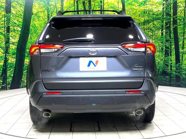 安心の最長10年・走行無制限保証(有償)をご用意。保証内容も充実はもちろん、無料点検&オイル交換や、年中無休の全国・24時間ロードサービスも付帯されておりますのでご安心下さい。