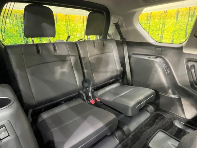 3列目シートはもちろん状態良好☆大人でもゆったりと座って頂けますので、大人数でのお出かけもラクラクです♪ご家族で、気の知れた仲間で、ドライブに行くのが楽しみですね♪
