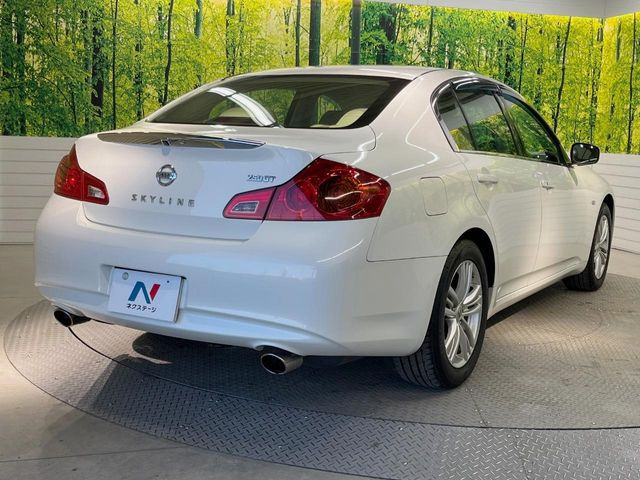 ☆全国のネクステージからお取り寄せが可能※!遠方の店舗に展示してあるクルマが気になる場合も、最寄りの店舗でご覧いただくことが可能です!是非私たちに要望をお聞かせください!※別途費用