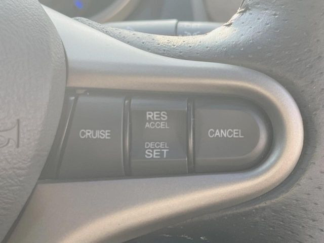 �y�N���[�Y�R���g���[���z�������H�����N���N���s�B�A�N�Z���𗣂��Ă���葬�x�ő��s���ł��A�������^�]���̕��S���y��!�����E�������ȒP�ȃX�C�b�`����Œ����ł��܂��B