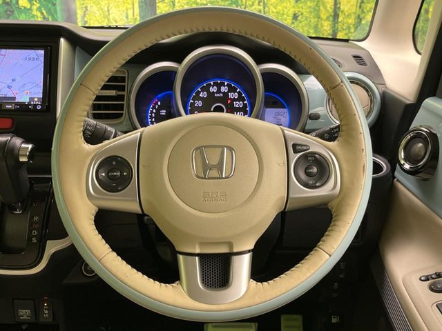 �y�����v�����X�e�A�����O�z�㎿�Ȋv���g�p���邱�ƂŁA��ɂ����������݂ƂĂ��^�]���₷���n���h���ł���