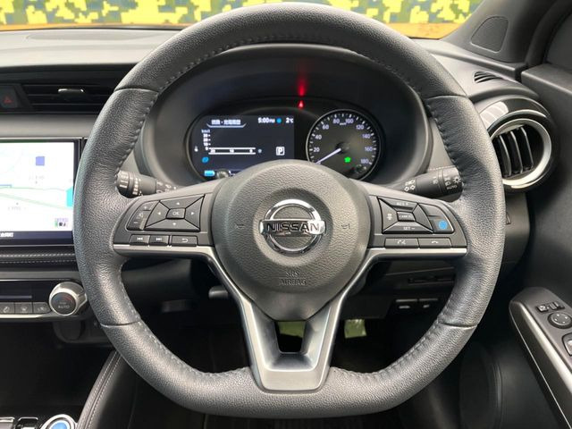 �y�����v�����X�e�A�����O�z�㎿�Ȋv���g�p���邱�ƂŁA��ɂ����������݂ƂĂ��^�]���₷���n���h���ł���