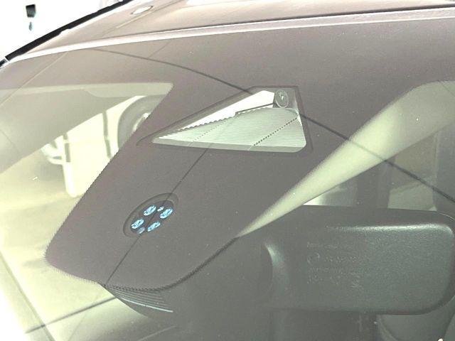 �y�z���_�Z���V���O�z���s���ɑO���̎ԗ�����F�����A�Փ˂������Ȏ��͌x��ƃu���[�L�ŏՓˉ���Ɣ�Q�y�����A�V�X�g�B�����S�Ƀh���C�u�����y���݂��������܂��B