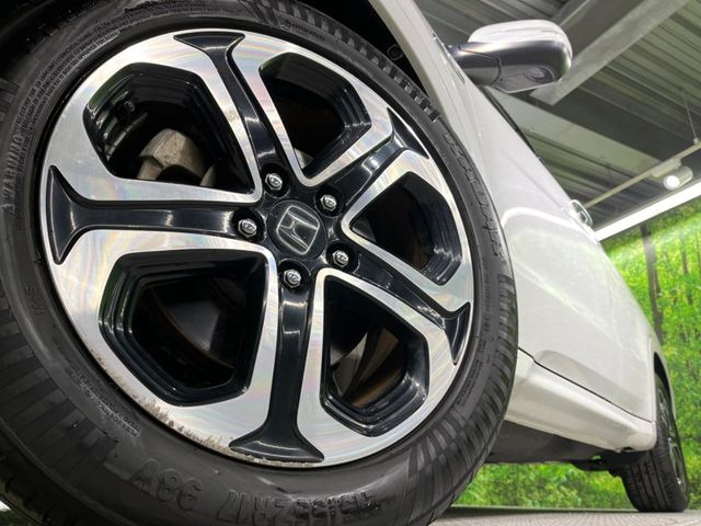 【純正17インチアルミホイール】外観にマッチした純正アルミホイールを装着しております。各種社外アルミホイールや、スタッドレスタイヤも取扱いしております。是非ご相談ください♪