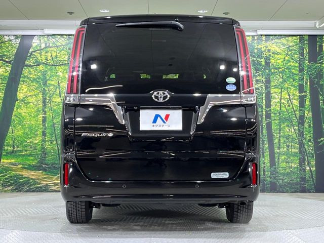 安心の最長10年・走行無制限保証(有償)をご用意。保証内容も充実はもちろん、無料点検&オイル交換や、年中無休の全国・24時間ロードサービスも付帯されておりますのでご安心下さい。