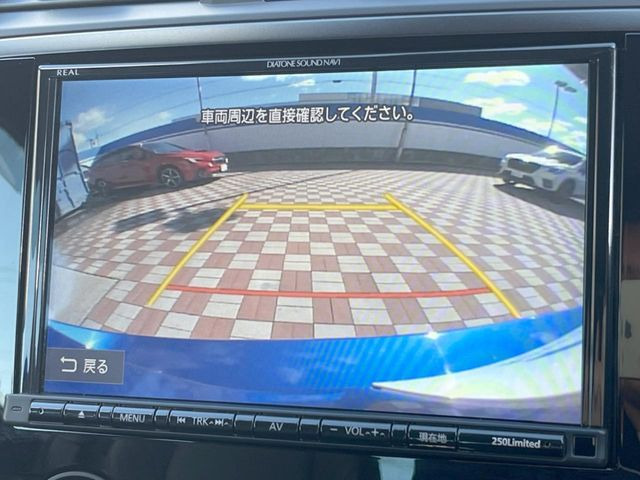 �y�t�����g&�T�C�h&�o�b�N�J�����z�h���C�o�[���猩�ɂ������p�������f���Ŋm�F�ł���J�������e���ɑ����B���ʂ��������Ȃ��ꏊ��Z��W�n�Ȃǂ��^�]���邱�Ƃ������l�ɂ������߂̈��S�����ł��B