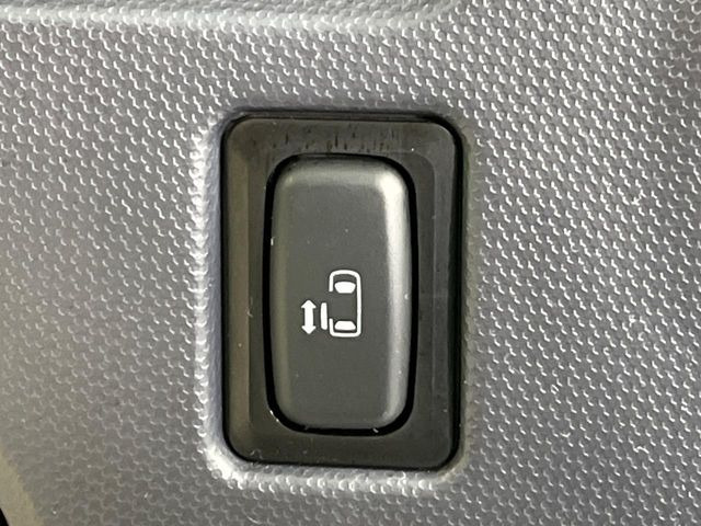 �y�p���[�X���C�h�h�A�z�X�}�[�g�L�[��^�]�Ȃ̃X�C�b�`�ŃX���C�h�h�A�̊J���\���d��������͂����ăh�A���J����K�v�������A���������q�l�ł��A�d���ו��������Ă��鎞�����N�ɊJ���߂ł��܂���