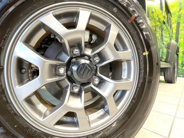 �y����15�C���`�A���~�z�C�[���z�O�ςɃ}�b�`���������A���~�z�C�[���𑕒����Ă���܂��B�e��ЊO�A���~�z�C�[����A�X�^�b�h���X�^�C�����戵�����Ă���܂��B���񂲑��k����������