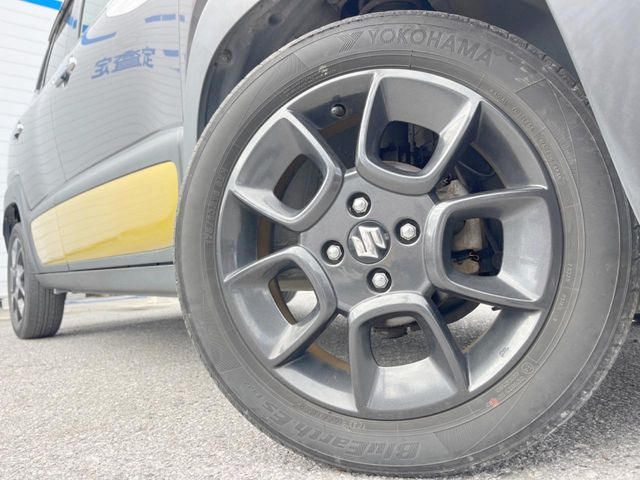 �y�����A���~�z�C�[���z�O�ςɃ}�b�`�����A���~�z�C�[���𑕒����Ă���܂��B�e��A���~�z�C�[����A�X�^�b�h���X�^�C�����戵�����Ă���܂��B���񂲑��k����������