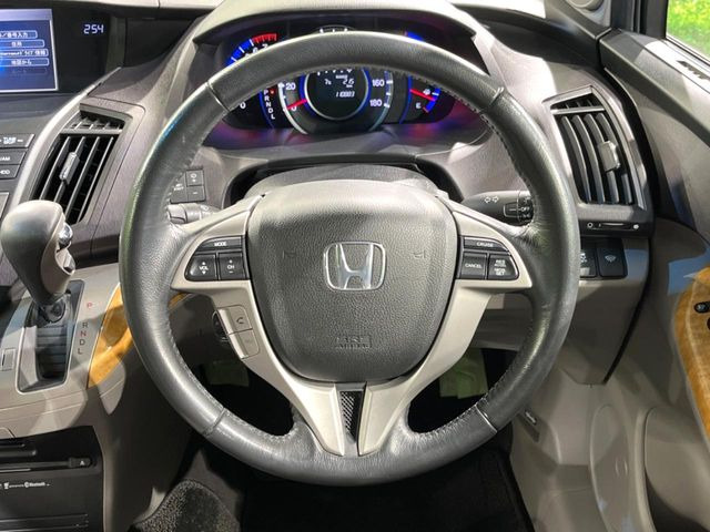 �y�����v�����X�e�A�����O�z�㎿�Ȋv���g�p���邱�ƂŁA��ɂ����������݂ƂĂ��^�]���₷���n���h���ł���