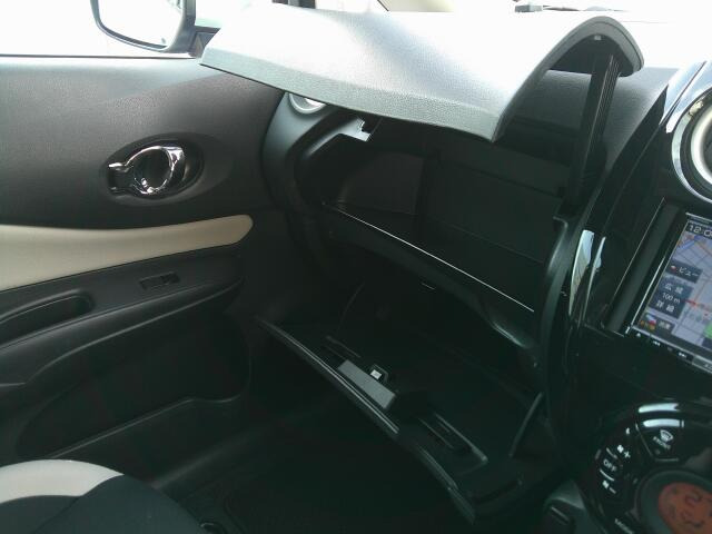 �Ԍ��ؓ��ꓙ���ވꎮ�����[�ł���O���[�u�{�b�N�X�ł��B