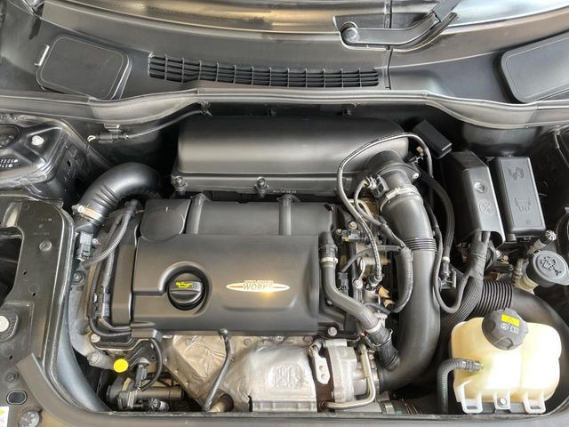 �����X�ł́A�e���[�J�[�̐�p�f�f�e�X�^�[�𓱓��B���Ǝ��i�����e�N�j�J���X�^�b�t���풓���Ă���܂��̂ŁA������̍ۂɂ����S���Ă����p���������܂��B