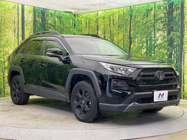 高透明度のガラス皮膜で撥水はもちろん、上質なツヤ・光沢を実現。紫外線や酸性雨から大切な愛車を保護し、色あせ・劣化を防止。「弾スプラッシュコート」、「弾プリミッサコート」からお選びいただけます。