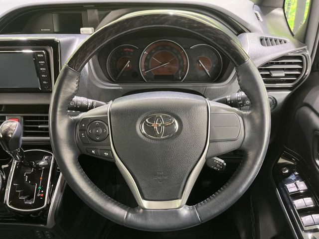 ステアリングも使用感が少なく、きれいな状態となっております♪