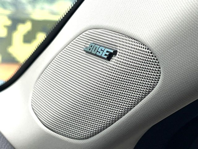 �yBOSE�T�E���h�V�X�e���z���[�J�[�I�v�V�����̍��i�ʃT�E���h�V�X�e���𓋍ځB��p�̃`���[�j���O���{���ꂽ�召�l�X�ȃX�s�[�J�[����ǎ��ȃT�E���h���t�ł��A�Տꊴ���ӂ�鉹����Ԃ����o���܂��B