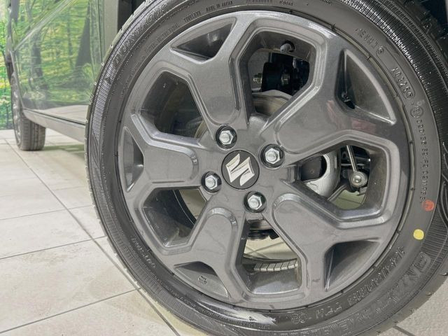 �y����15�C���`�A���~�z�C�[���z�O�ςɃ}�b�`���������A���~�z�C�[���𑕒����Ă���܂��B�e��ЊO�A���~�z�C�[����A�X�^�b�h���X�^�C�����戵�����Ă���܂��B���񂲑��k����������