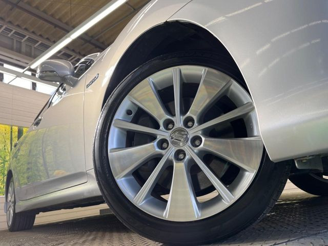 �y����18�C���`�A���~�z�C�[���z�O�ςɃ}�b�`���������A���~�z�C�[���𑕒����Ă���܂��B�e��ЊO�A���~�z�C�[����A�X�^�b�h���X�^�C�����戵�����Ă���܂��B���񂲑��k����������