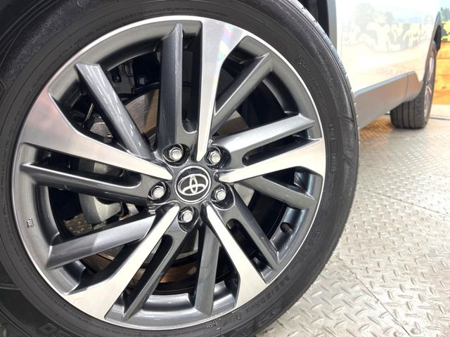 �y����18�C���`�A���~�z�C�[���z�O�ςɃ}�b�`���������A���~�z�C�[���𑕒����Ă���܂��B�e��ЊO�A���~�z�C�[����A�X�^�b�h���X�^�C�����戵�����Ă���܂��B���񂲑��k����������