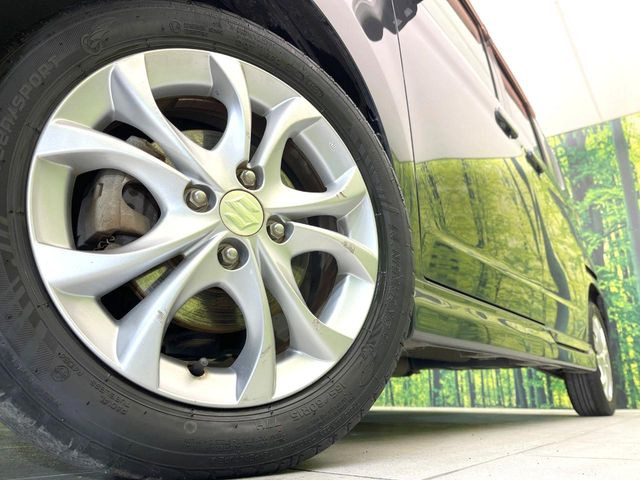 �y����15�C���`�A���~�z�C�[���z�O�ςɃ}�b�`���������A���~�z�C�[���𑕒����Ă���܂��B�e��ЊO�A���~�z�C�[����A�X�^�b�h���X�^�C�����戵�����Ă���܂��B���񂲑��k����������