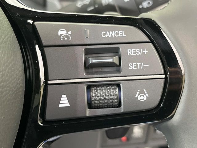 �y�z���_�Z���V���O�z���s���ɑO���̎ԗ�����F�����A�Փ˂������Ȏ��͌x��ƃu���[�L�ŏՓˉ���Ɣ�Q�y�����A�V�X�g�B�����S�Ƀh���C�u�����y���݂��������܂��B