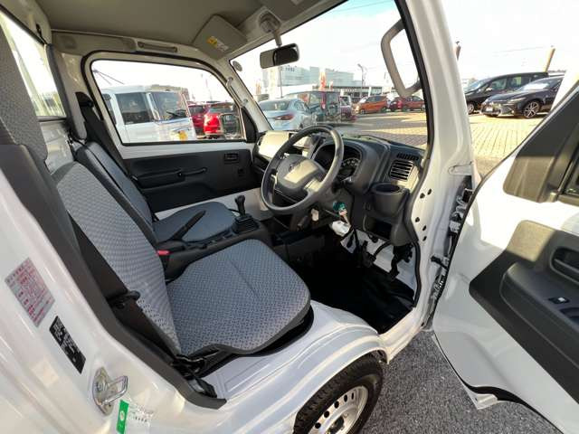 ���W����ɂ͍��i���̒��ÎԂ�V�Ԃ��������ł����W���䐔100��̑�^�W����֐��񂲗��X����������