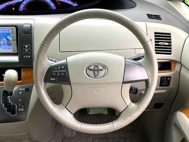 �y�����v�����X�e�A�����O�z�㎿�Ȋv���g�p���邱�ƂŁA��ɂ����������݂ƂĂ��^�]���₷���n���h���ł���