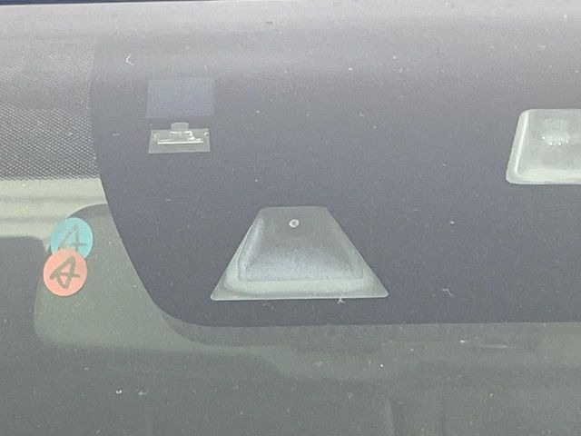 �y�X�}�[�g�V�e�B�u���[�L�T�|�[�g�z�ᑬ���s���ɑO���̎ԗ�����F�����A�Փ˂������Ȏ��͌x��ƃu���[�L�ŏՓˉ���Ɣ�Q�y�����A�V�X�g�B�����S�Ƀh���C�u�����y���݂��������܂��B