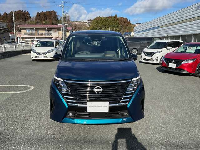 セレナ1.4 e-4ORCE ハイウェイスターV 4WD