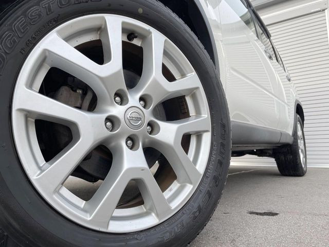 �y����18�C���`�A���~�z�C�[���z�O�ςɃ}�b�`���������A���~�z�C�[���𑕒����Ă���܂��B�e��ЊO�A���~�z�C�[����A�X�^�b�h���X�^�C�����戵�����Ă���܂��B���񂲑��k����������