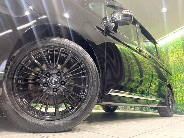 �y17�C���`�A���~�z�C�[���z�O�ςɃ}�b�`�����A���~�z�C�[���𑕒����Ă���܂��B�e��A���~�z�C�[����A�X�^�b�h���X�^�C�����戵�����Ă���܂��B���񂲑��k����������