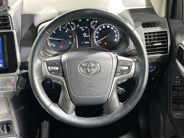 �y�����v�����X�e�A�����O�z�㎿�Ȋv���g�p���邱�ƂŁA��ɂ����������݂ƂĂ��^�]���₷���n���h���ł���