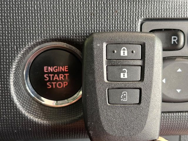 �y�X�}�[�g�L�[�z�J�o����|�P�b�g�ɓ��ꂽ�܂܂ł��h�A�̎{���E�������\�ȃX�}�[�g�L�[�𑕔��B�G���W���̃I���E�I�t�����J�M�����o���K�v����������Ƃ��Ă��֗��ł���