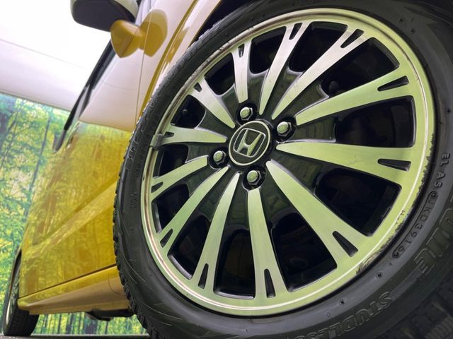 �y����15�C���`�A���~�z�C�[���z�O�ςɃ}�b�`���������A���~�z�C�[���𑕒����Ă���܂��B�e��ЊO�A���~�z�C�[����A�X�^�b�h���X�^�C�����戵�����Ă���܂��B���񂲑��k����������