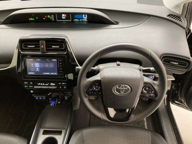 プリウス1.8 S セーフティ プラスII E-Four 4WD