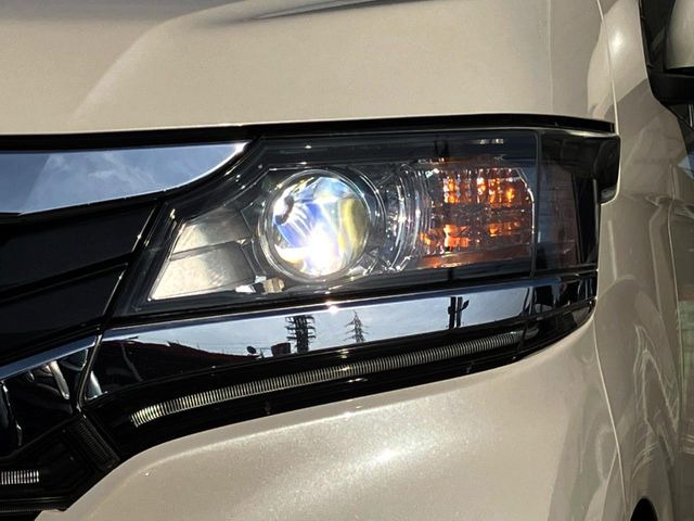 ���w�b�h���C�g��e�[�������v&�A���~�z�C�[�����̊e��R�[�e�B���O���I�X�X�����Ă���܂��B�{�H��̃����e�i���X�͐��􂢂�����OK��