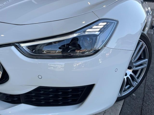 ��LED�w�b�h���C�g:��ԑ��s�����ǍD�Ȏ��E���m�ۂ����S���ĉ^�]�ł��鍂�P�xLED�w�b�h���C�g�𑕔�!�_�����x�������A����d�͂��}�����Ă��܂��B