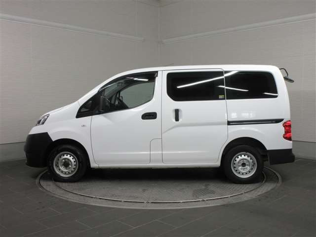 NV200バネットバン1.6 DX
