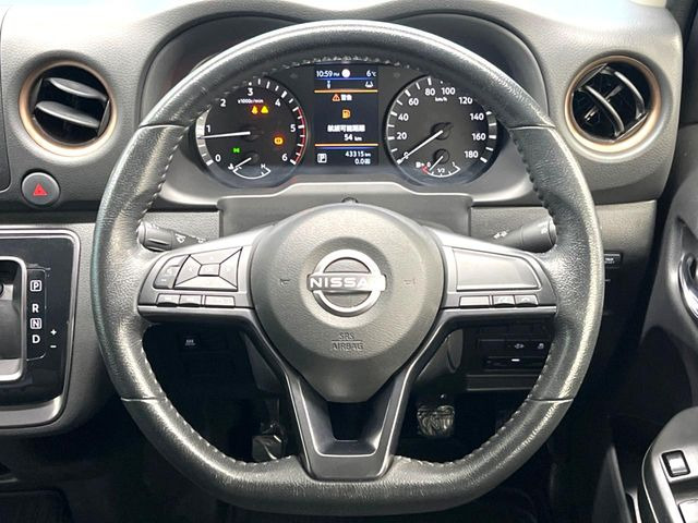 �y�����v�����X�e�A�����O�z�㎿�Ȋv���g�p���邱�ƂŁA��ɂ����������݂ƂĂ��^�]���₷���n���h���ł���