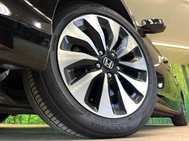 �y����17�C���`�A���~�z�C�[���z�O�ςɃ}�b�`���������A���~�z�C�[���𑕒����Ă���܂��B�e��ЊO�A���~�z�C�[����A�X�^�b�h���X�^�C�����戵�����Ă���܂��B���񂲑��k����������