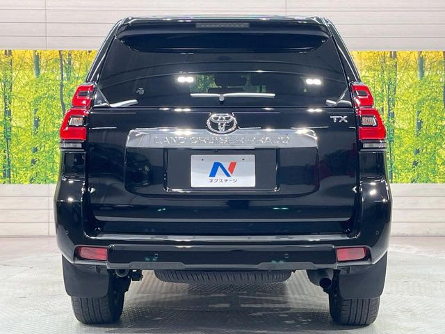 安心の最長10年・走行無制限保証(有償)をご用意。保証内容も充実はもちろん、無料点検&オイル交換や、年中無休の全国・24時間ロードサービスも付帯されておりますのでご安心下さい。