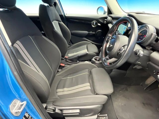 ���V�[�g�̎g�p��:�j��E�ւ�������Ȃ��A�����̒ʂ肫�ꂢ�ȏ�Ԃ��ێ����Ă���܂��B�܂��A�����N���[�j���O�E�R�[�e�B���O�����p�����������܂��B