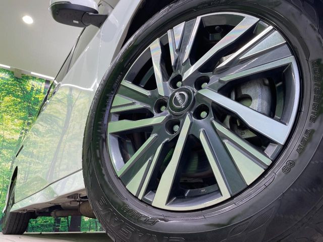 �y����16�C���`�A���~�z�C�[���z�O�ςɃ}�b�`���������A���~�z�C�[���𑕒����Ă���܂��B�e��ЊO�A���~�z�C�[����A�X�^�b�h���X�^�C�����戵�����Ă���܂��B���񂲑��k����������