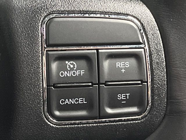 ���I�[�g�N���[�Y�R���g���[��:�������H�⎩���Ԑ�p���H���ɂāA�葬���q���\�ƂȂ�֗��ȋ@�\�ł��B�������ړ��̍ۂł����ɂ����֗��ɂ��g�����������܂���