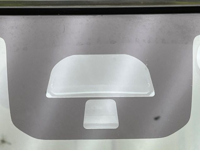 �y�z���_�Z���V���O�z���s���ɑO���̎ԗ�����F�����A�Փ˂������Ȏ��͌x��ƃu���[�L�ŏՓˉ���Ɣ�Q�y�����A�V�X�g�B�����S�Ƀh���C�u�����y���݂��������܂��B