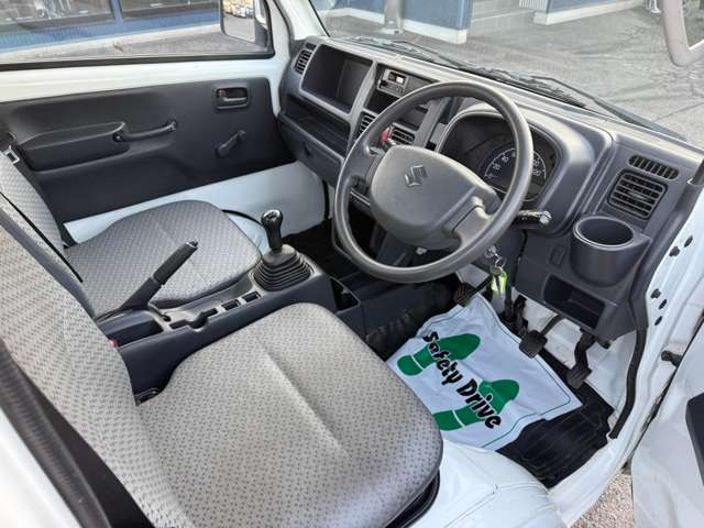 �V�[�g�͐G��S�n�A����S�n�Ƃ��ɏ㎿�Ȏd�オ��B�����ւ̒������h���C�u�ł����ɂ����A���K�ȃh���C�u���y���߂܂��B