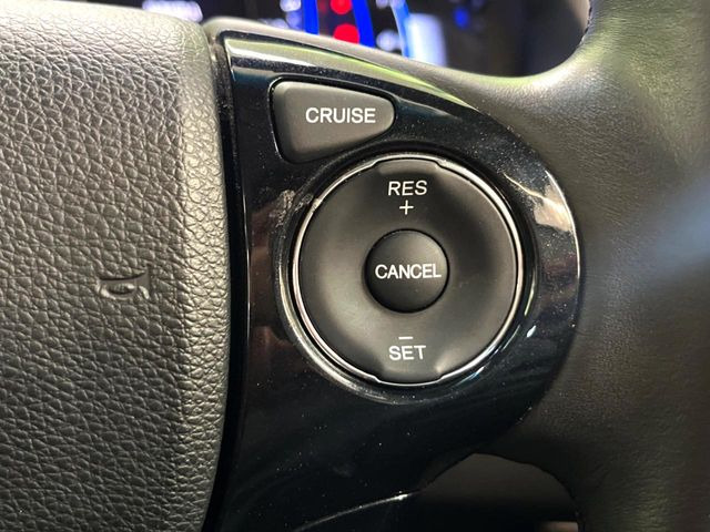 �y�N���[�Y�R���g���[���z�������H�����N���N���s�B�A�N�Z���𗣂��Ă���葬�x�ő��s���ł��A�������^�]���̕��S���y��!�����E�������ȒP�ȃX�C�b�`����Œ����ł��܂��B