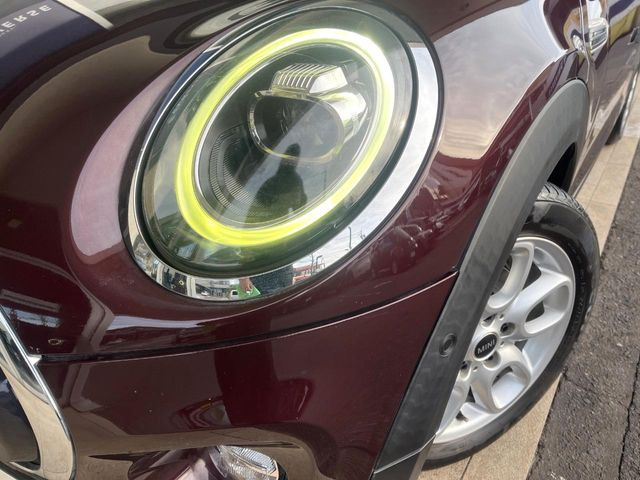 ��LED�w�b�h���C�g:��ԑ��s�����ǍD�Ȏ��E���m�ۂ����S���ĉ^�]�ł��鍂�P�xLED�w�b�h���C�g�𑕔�!�_�����x�������A����d�͂��}�����Ă��܂��B