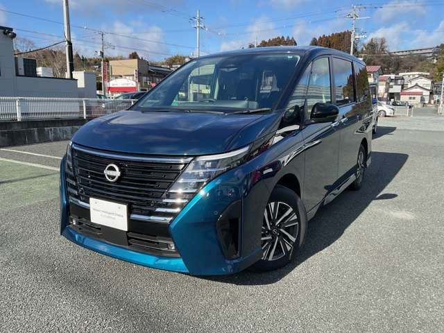 セレナ1.4 e-4ORCE ハイウェイスターV 4WD