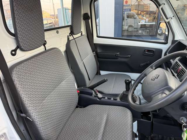 �V�[�g�͐G��S�n�A����S�n�Ƃ��ɏ㎿�Ȏd�オ��B�����ւ̒������h���C�u�ł����ɂ����A���K�ȃh���C�u���y���߂܂��B